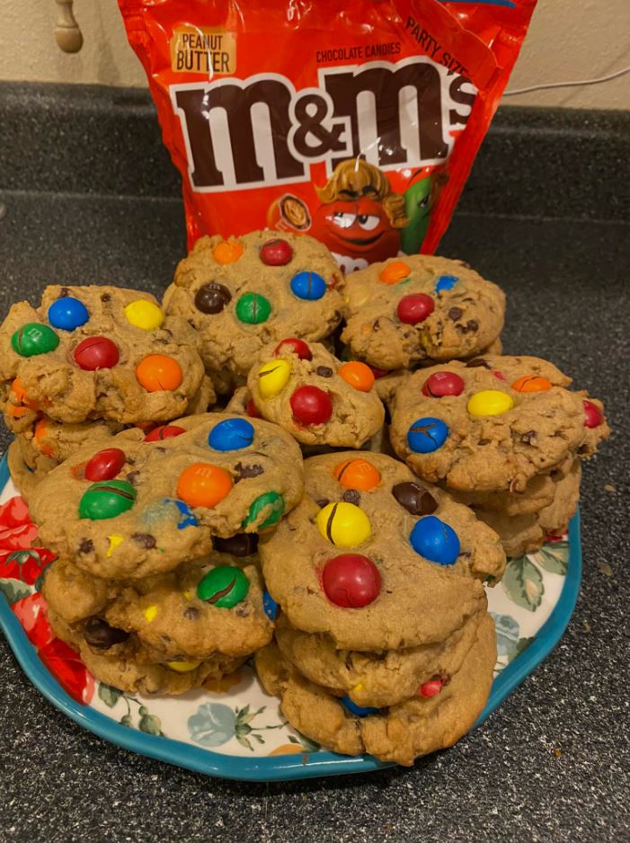 Peanut butter M&Ms cookies!